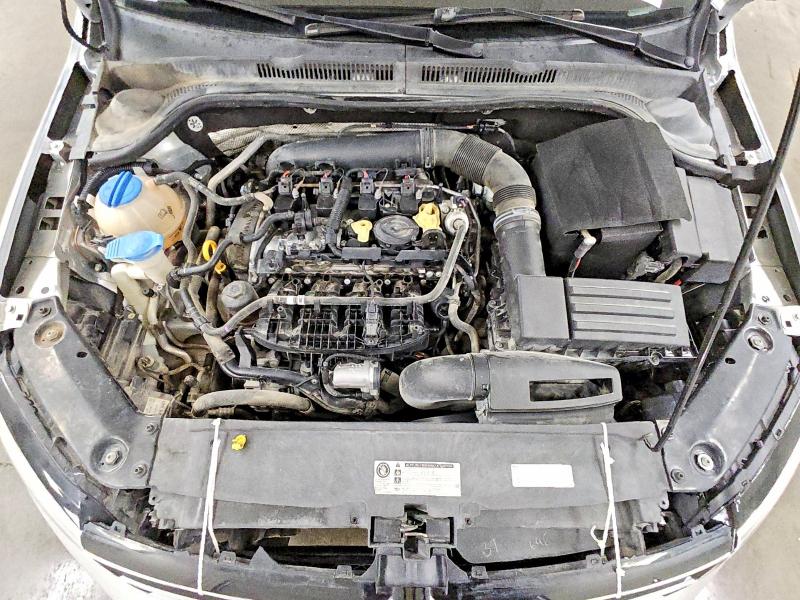 Photo 11 from auction – 2015 VOLKSWAGEN JETTA with VIN 3VWD07AJ7FM401291