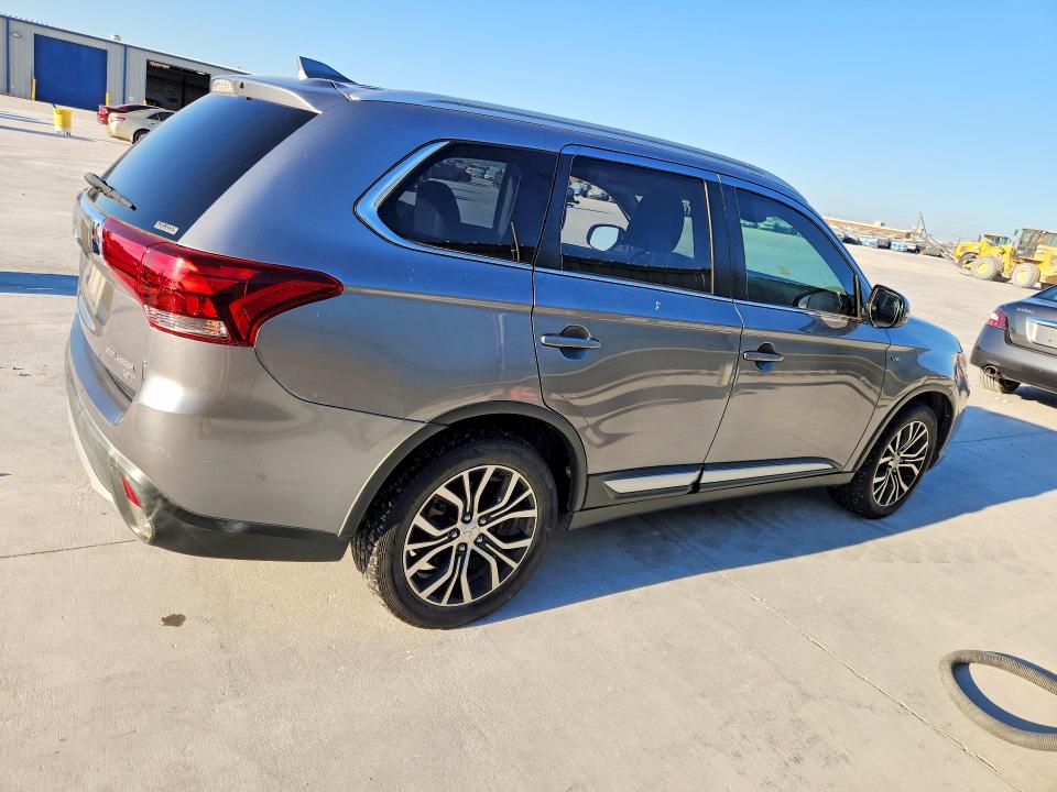Photo 3 from auction – 2018 MITSUBISHI OUTLANDER with VIN JA4JZ4AX1JZ010296