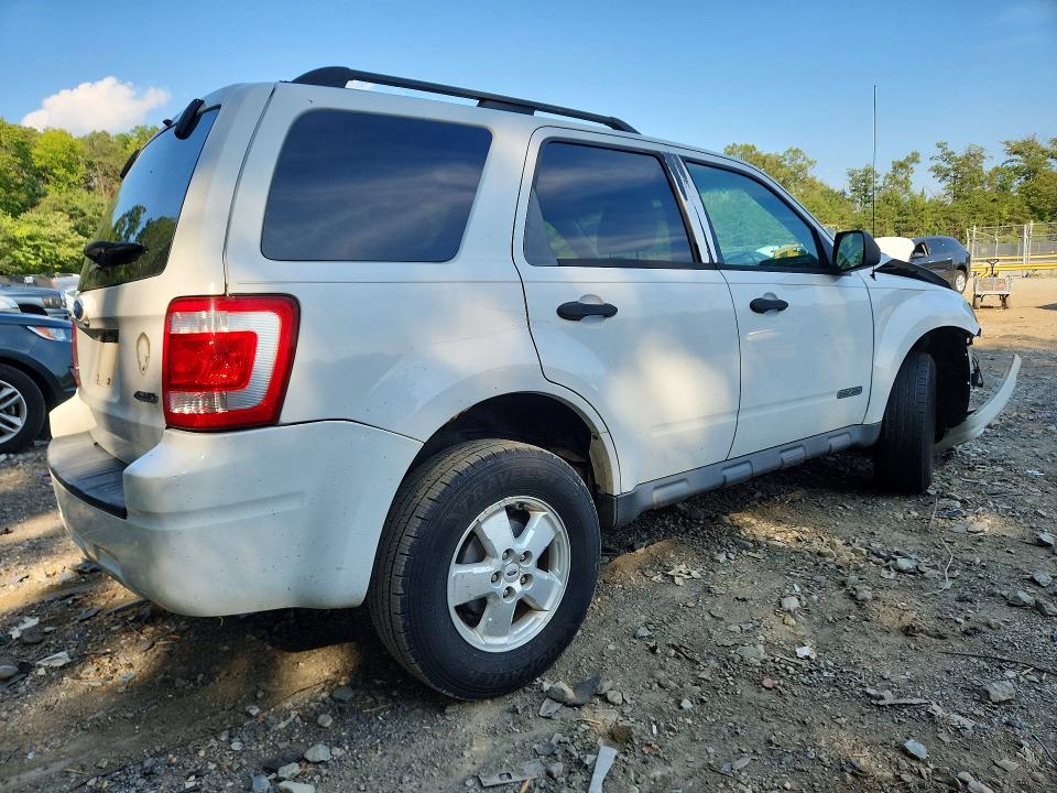 Zdjęcie 3 z aukcji – 2008 FORD ESCAPE z VIN 1FMCU93Z98KA07962
