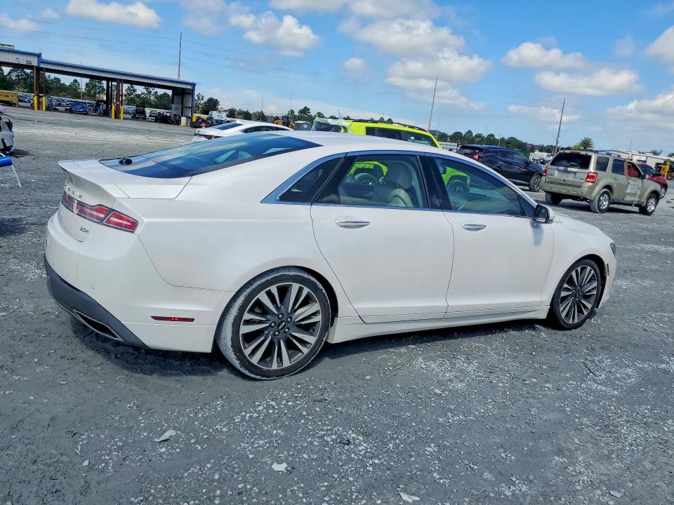Photo 3 from auction – 2017 LINCOLN MKZ with VIN 3LN6L5MU1HR609861