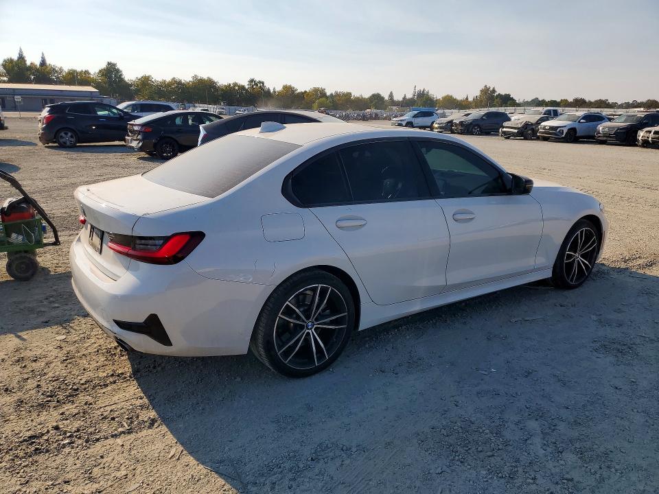 Zdjęcie 3 z aukcji – 2022 BMW 330XE z VIN 3MW5P9J0XN8C66043