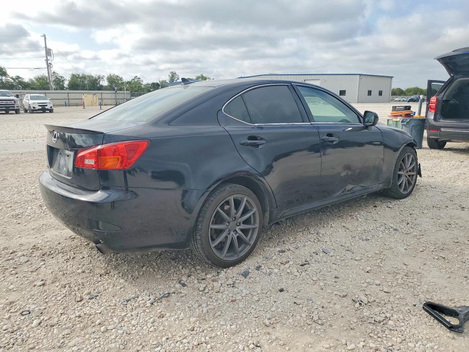 Photo 3 from auction – 2008 LEXUS IS with VIN JTHCK262185026325