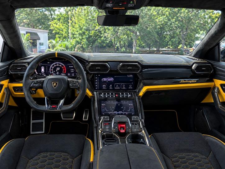 Photo 9 from auction – 2024 LAMBORGHINI URUS with VIN ZPBUB3ZL1RLA31904
