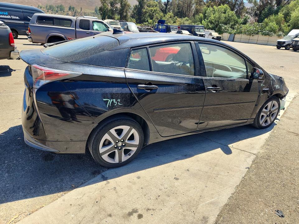 Photo 3 from auction – 2016 TOYOTA PRIUS with VIN JTDKARFU4G3518285