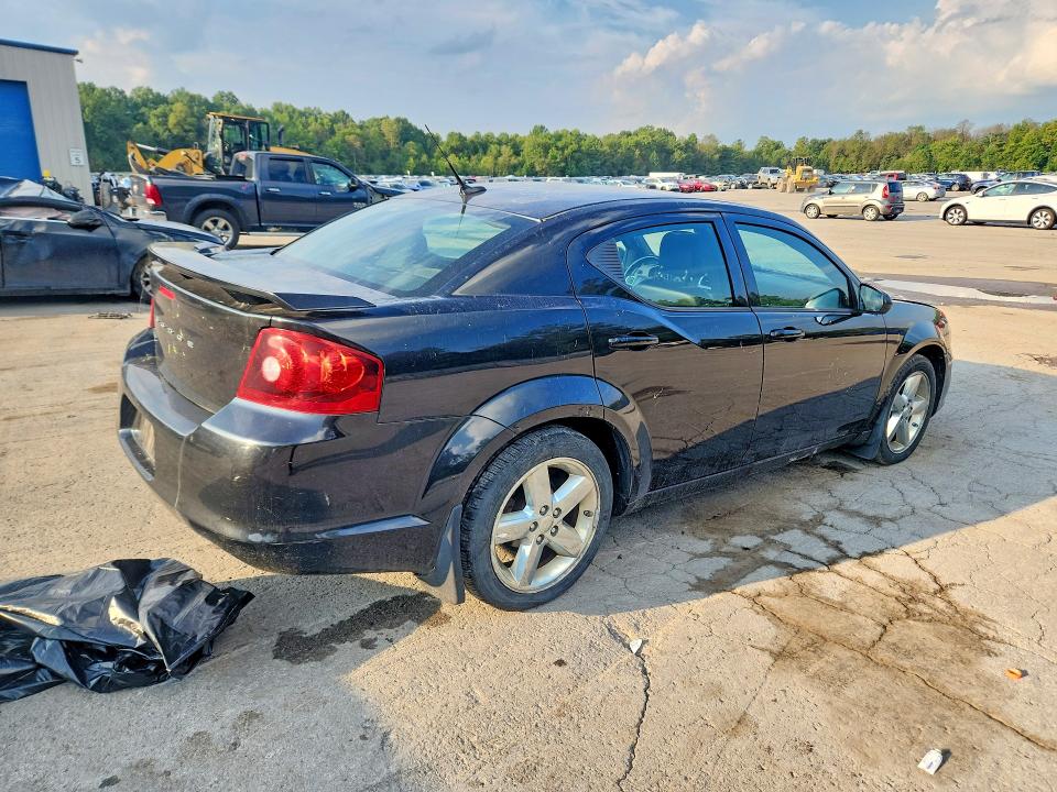 Zdjęcie 3 z aukcji – 2011 DODGE AVENGER z VIN 1B3BD2FG0BN524091