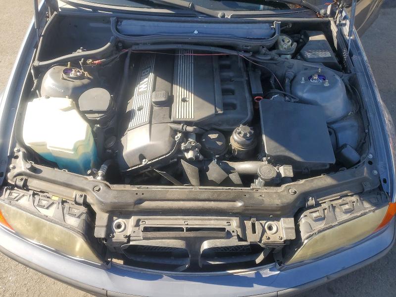 Photo 11 from auction – 2001 BMW 325 with VIN WBAAV33471FU85660