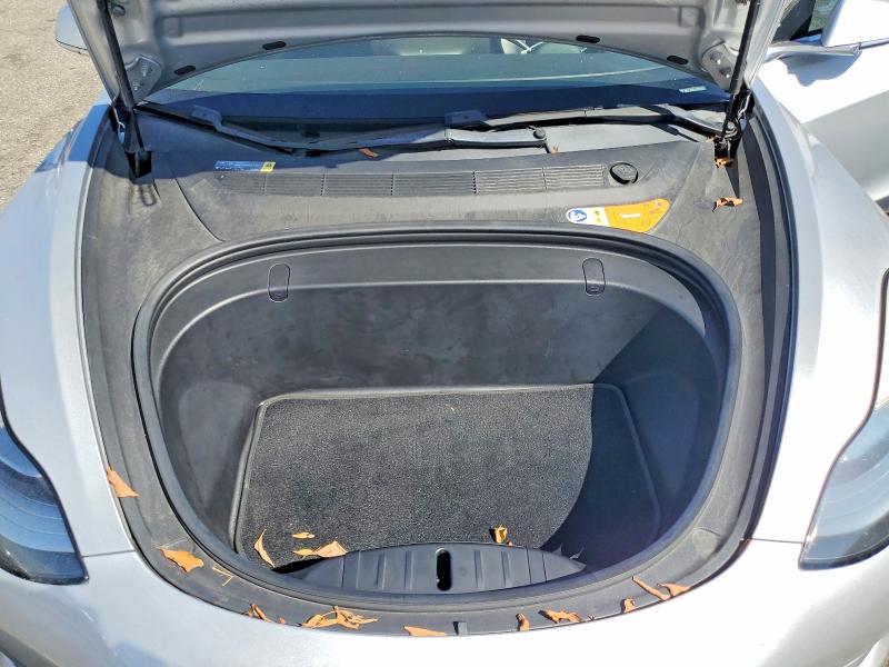Photo 11 from auction – 2018 TESLA MODEL 3 with VIN 5YJ3E1EAXJF011001