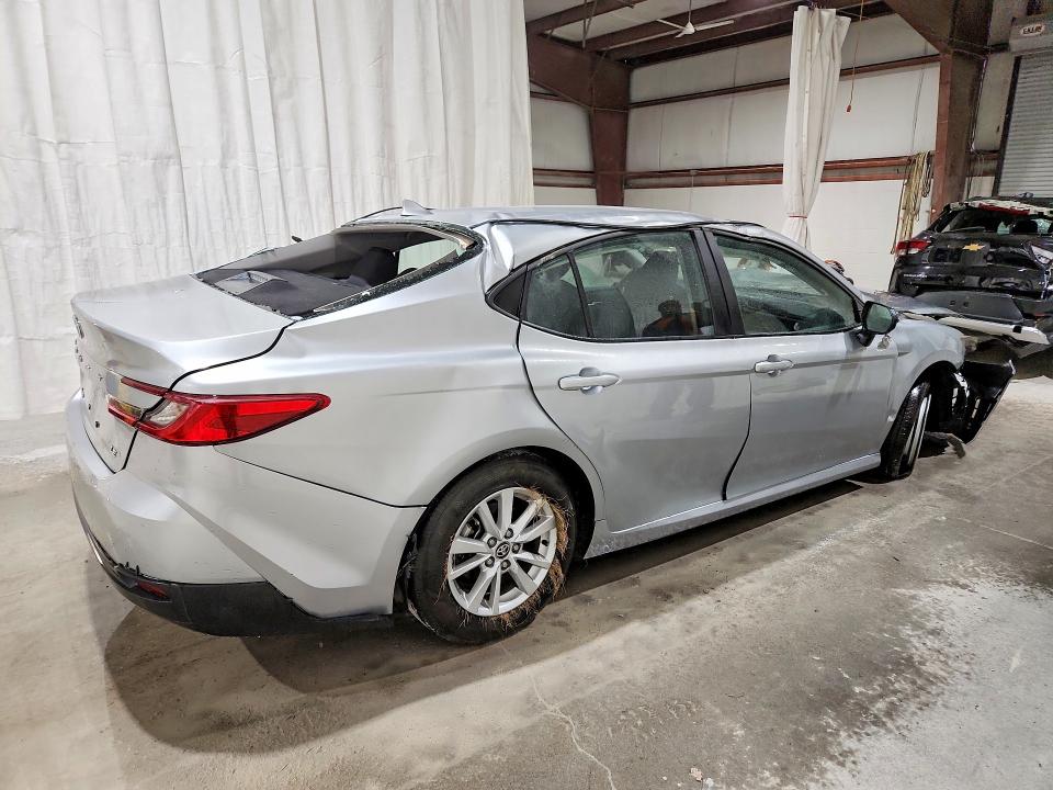 Photo 3 from auction – 2025 TOYOTA CAMRY with VIN 4T1DAACK3SU065143