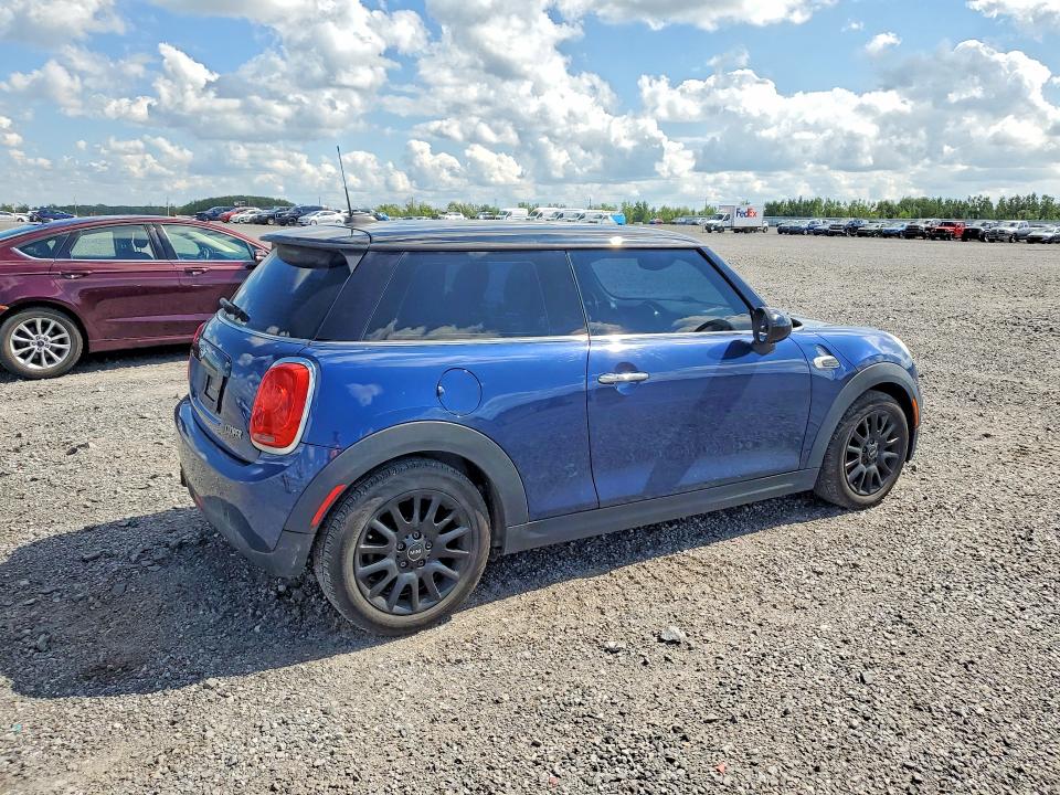 Photo 3 from auction – 2016 MINI COOPER with VIN WMWXP5C56G2D70933