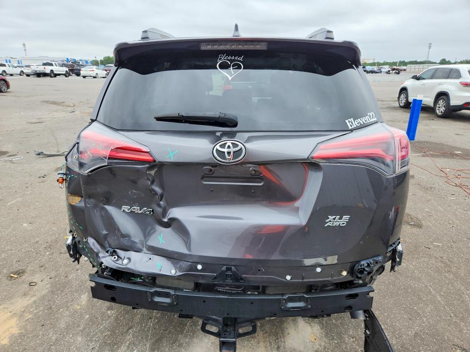 Снимка 6 от търг – 2017 TOYOTA RAV4 с VIN JTMRFREV4HJ712032