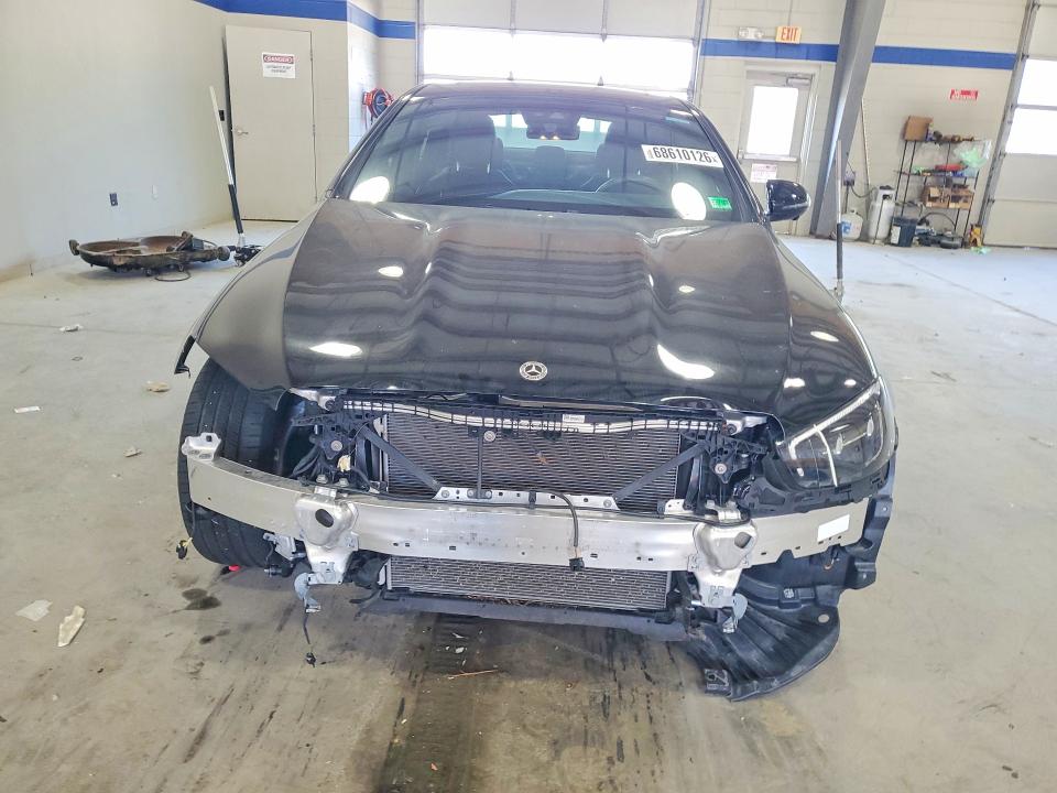 Снимка 5 от търг – 2023 MERCEDES-BENZ E с VIN W1KZF8EB5PB110321