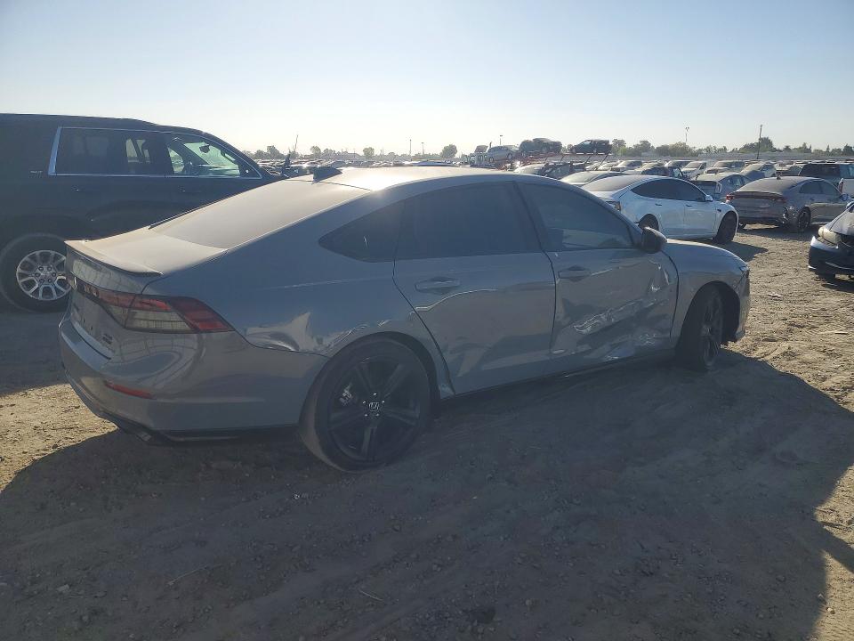Снимка 3 от търг – 2026 HONDA ACCORD с VIN 1HGCY2F7XTA032377