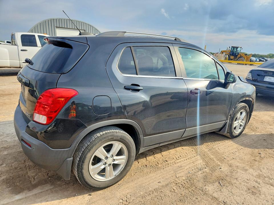 Photo 3 from auction – 2015 CHEVROLET TRAX with VIN 3GNCJLSB0FL242851