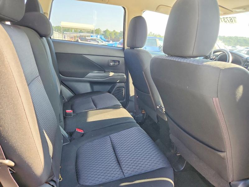 Снимка 11 от търг – 2014 MITSUBISHI OUTLANDER с VIN JA4AD3A37EZ010010