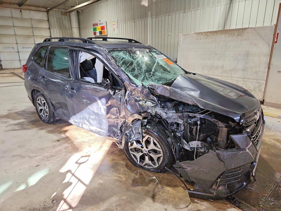 Zdjęcie 4 z aukcji – 2023 SUBARU FORESTER z VIN JF2SKADC1PH421087