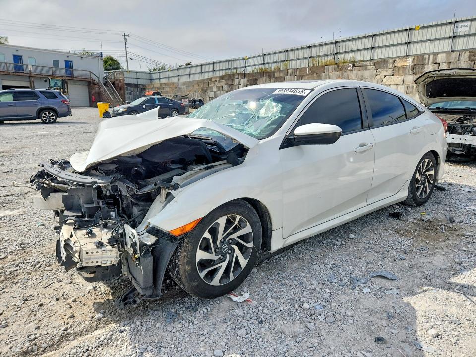 HONDA CIVIC 2018 с VIN 19XFC2F78JE006395 - Снимка от търг