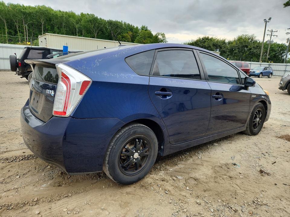 Photo 3 from auction – 2014 TOYOTA PRIUS with VIN JTDKN3DU9E1762317