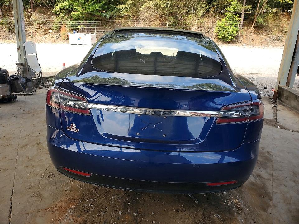 Photo 6 from auction – 2016 TESLA MODEL S with VIN 5YJSA1E27GF159597