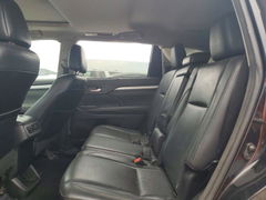 Photo 11 from auction – 2018 TOYOTA HIGHLANDER with VIN 5TDJZRFH3JS555325