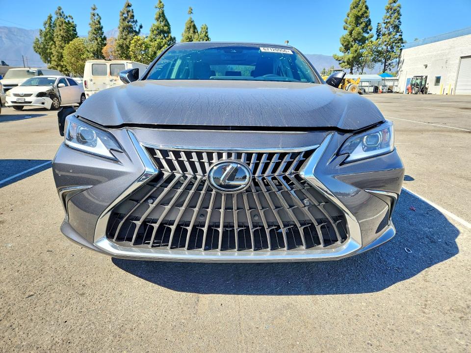 Снимка 5 от търг – 2025 LEXUS ES 350 с VIN 58ADZ1B10SU192782