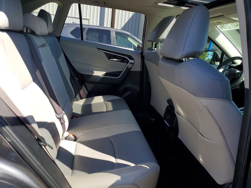 Photo 11 from auction – 2019 TOYOTA RAV4 with VIN JTMA1RFV4KD514633