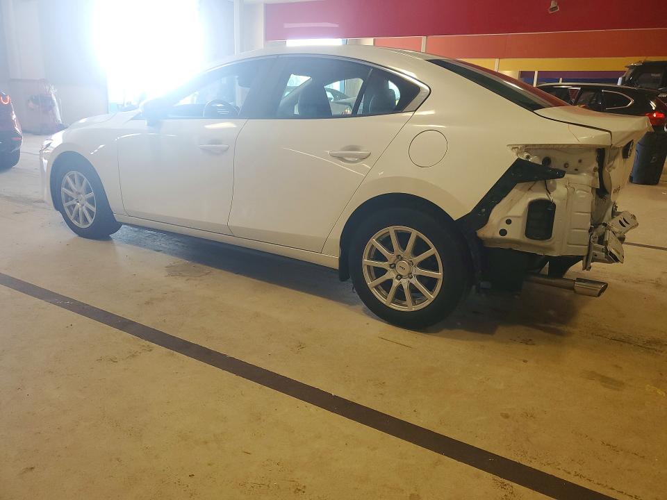 Photo 2 from auction – 2022 MAZDA 3 with VIN 3MZBPABL7NM309497