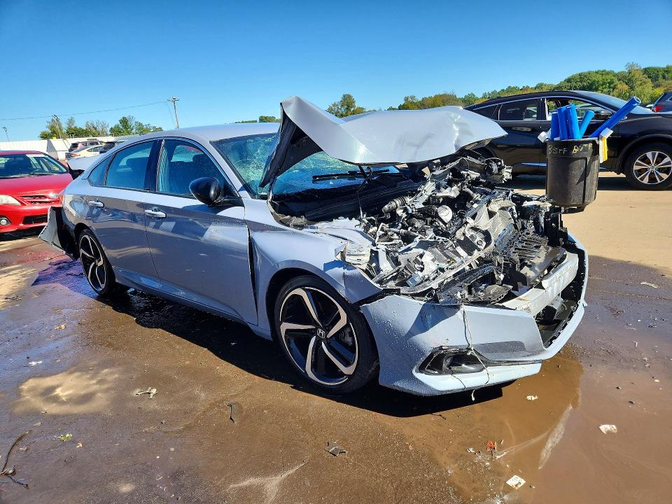 Снимка 4 от търг – 2022 HONDA ACCORD с VIN 1HGCV1F35NA072403