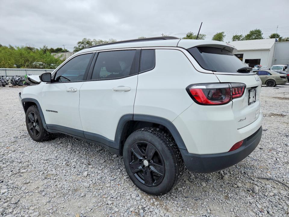 Снимка 2 от търг – 2022 JEEP COMPASS с VIN 3C4NJDBB3NT222812