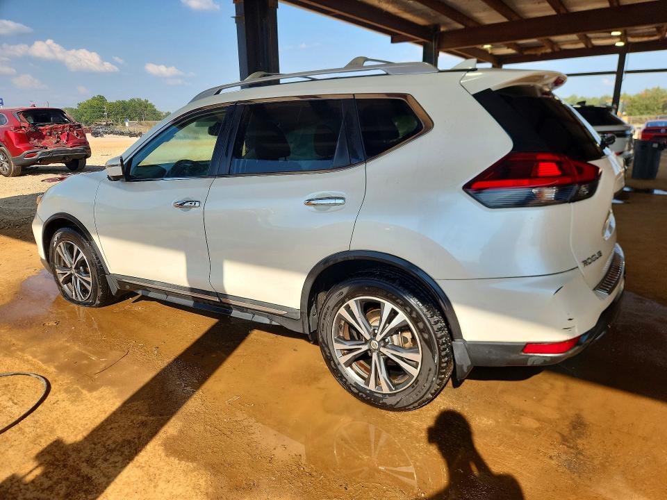 Снимка 2 от търг – 2018 NISSAN ROGUE с VIN 5N1AT2MT2JC765198