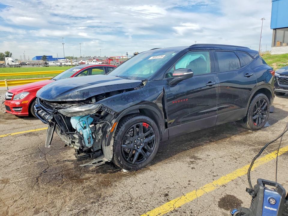CHEVROLET BLAZER 2022 with VIN 3GNKBCR46NS135484 - Photo from auction
