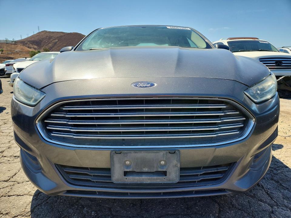 Photo 5 from auction – 2016 FORD FUSION with VIN 3FA6P0H75GR385921