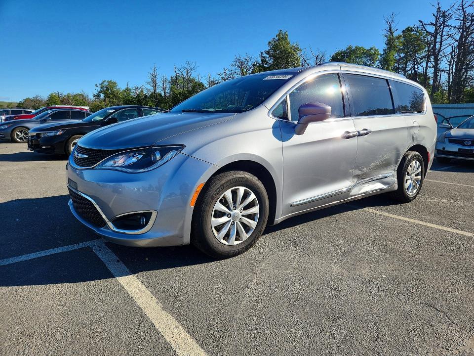 CHRYSLER PACIFICA 2019 с VIN 2C4RC1BGXKR555156 - Снимка от търг