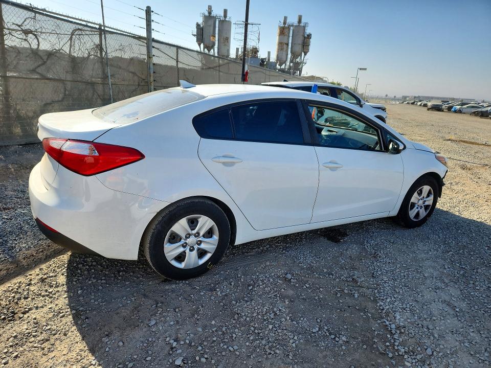 Photo 3 from auction – 2016 KIA FORTE with VIN KNAFK4A61G5617352