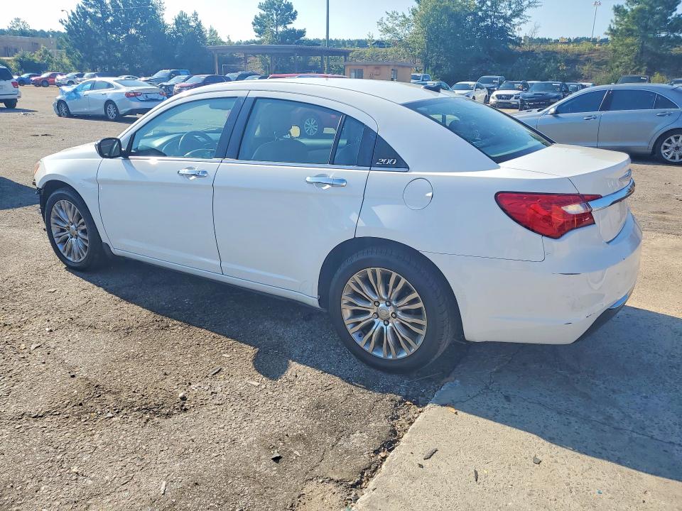 Photo 2 from auction – 2013 CHRYSLER 200 with VIN 1C3CCBCG7DN676578