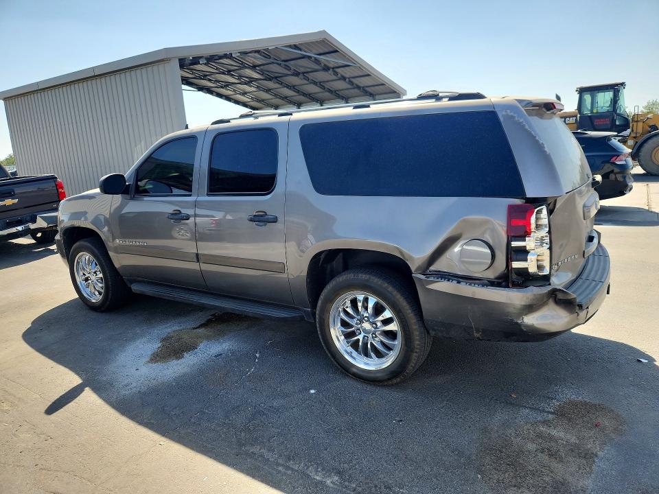 Photo 2 from auction – 2007 CHEVROLET SUBURBAN with VIN 1GNFC16087J248510