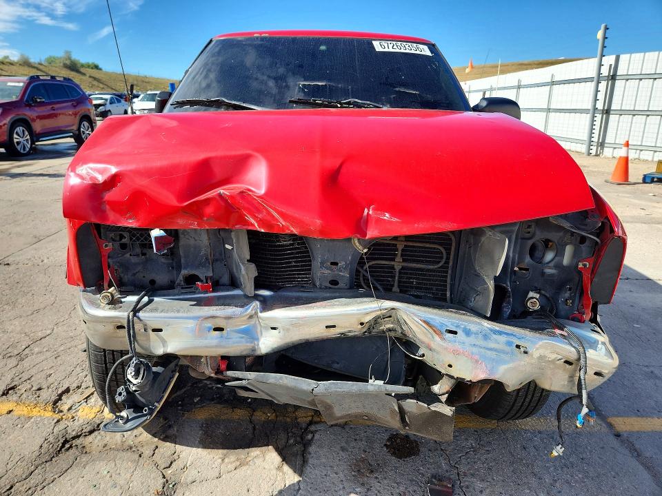 Photo 5 from auction – 2000 CHEVROLET BLAZER with VIN 1GNDT13W9Y2398556