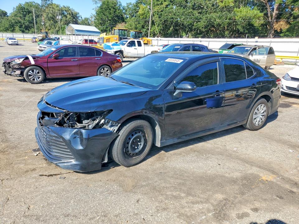 TOYOTA CAMRY 2018 with VIN 4T1B11HK2JU644557 - Photo from auction