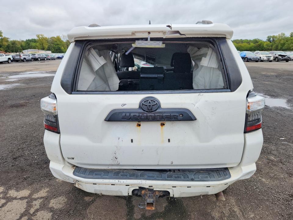 Foto 6 de la subasta – 2016 TOYOTA 4RUNNER con VIN JTEBU5JR0G5384264