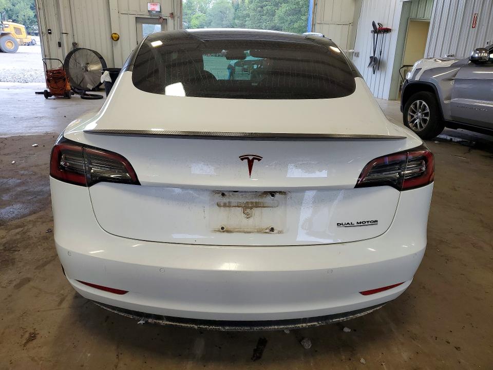 Фото 6 с аукциона – 2018 TESLA MODEL 3 с VIN 5YJ3E1EBXJF108644