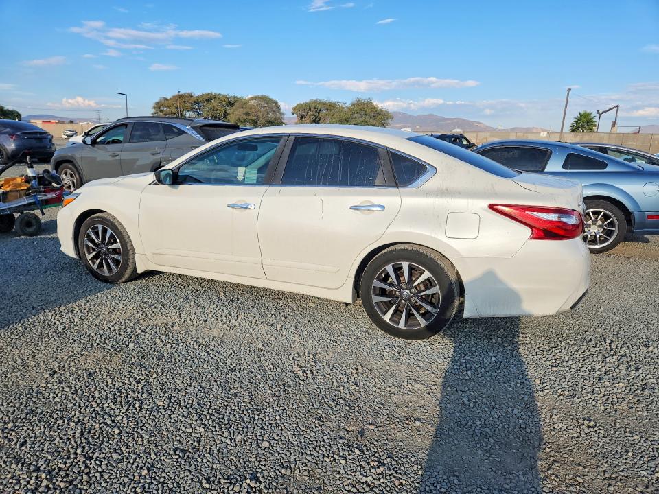 Photo 2 from auction – 2017 NISSAN ALTIMA with VIN 1N4AL3AP4HC124166