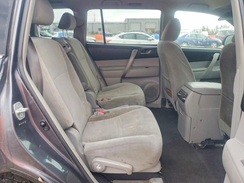 Photo 11 from auction – 2012 TOYOTA HIGHLANDER with VIN 5TDBK3EH8CS119550