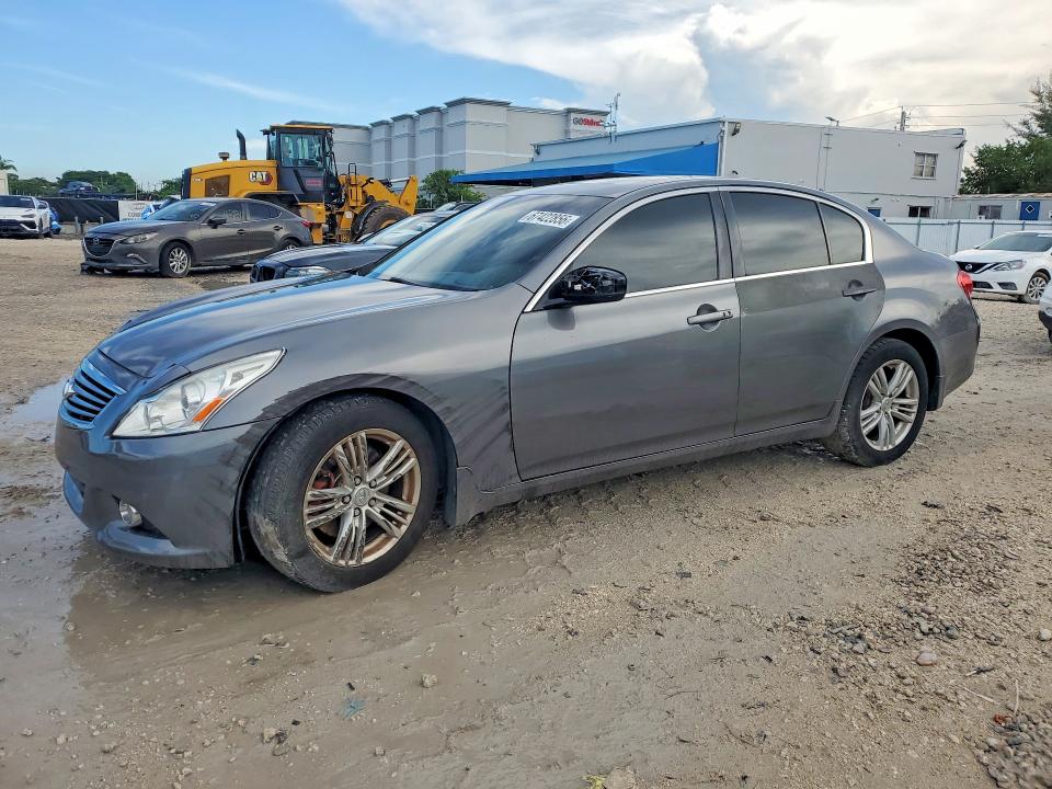 2013 INFINITI G37 SEDAN