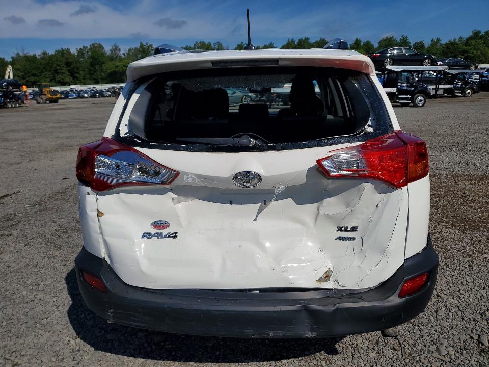 Photo 6 from auction – 2015 TOYOTA RAV4 with VIN JTMRFREV4FD160916