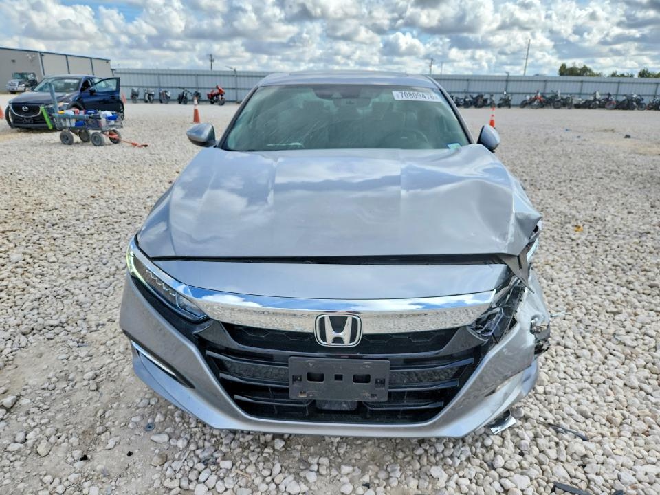 Снимка 5 от търг – 2019 HONDA ACCORD с VIN 1HGCV3F54KA001234
