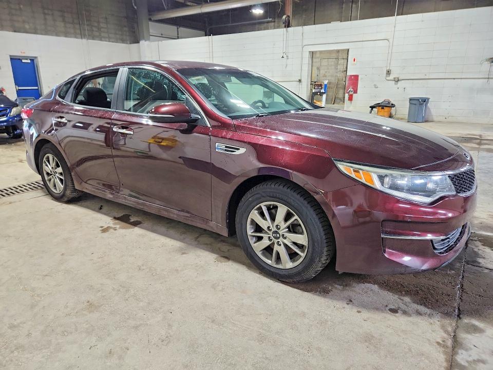Photo 4 from auction – 2018 KIA OPTIMA with VIN 5XXGT4L34JG186323