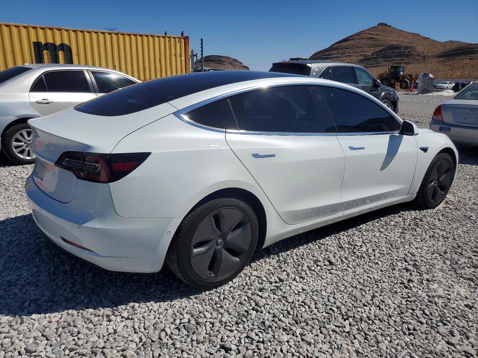 Фото 3 с аукциона – 2018 TESLA MODEL 3 с VIN 5YJ3E1EA4JF044298