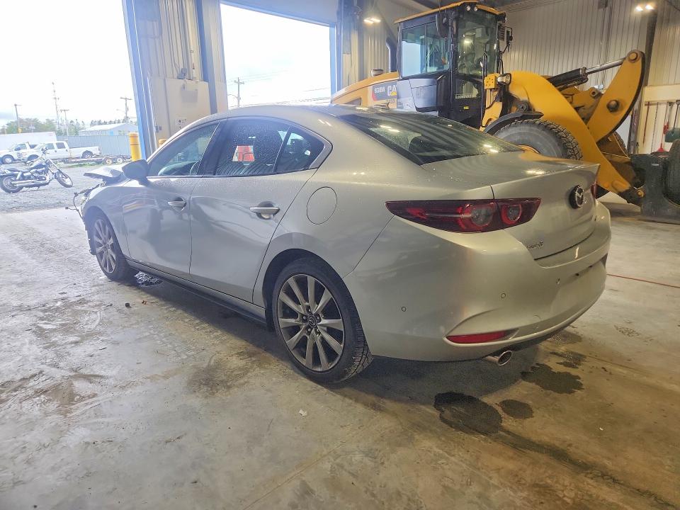 Foto 2 de la subasta – 2019 MAZDA 3 con VIN 3MZBPADM4KM104589