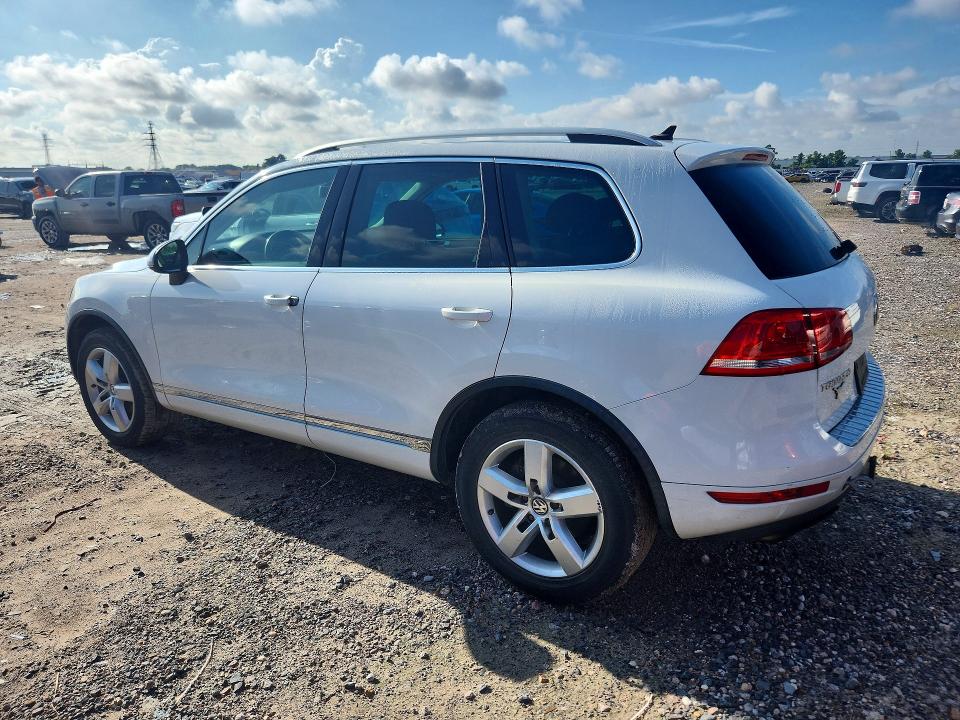 Photo 2 from auction – 2012 VOLKSWAGEN TOUAREG with VIN WVGEF9BP2CD008936