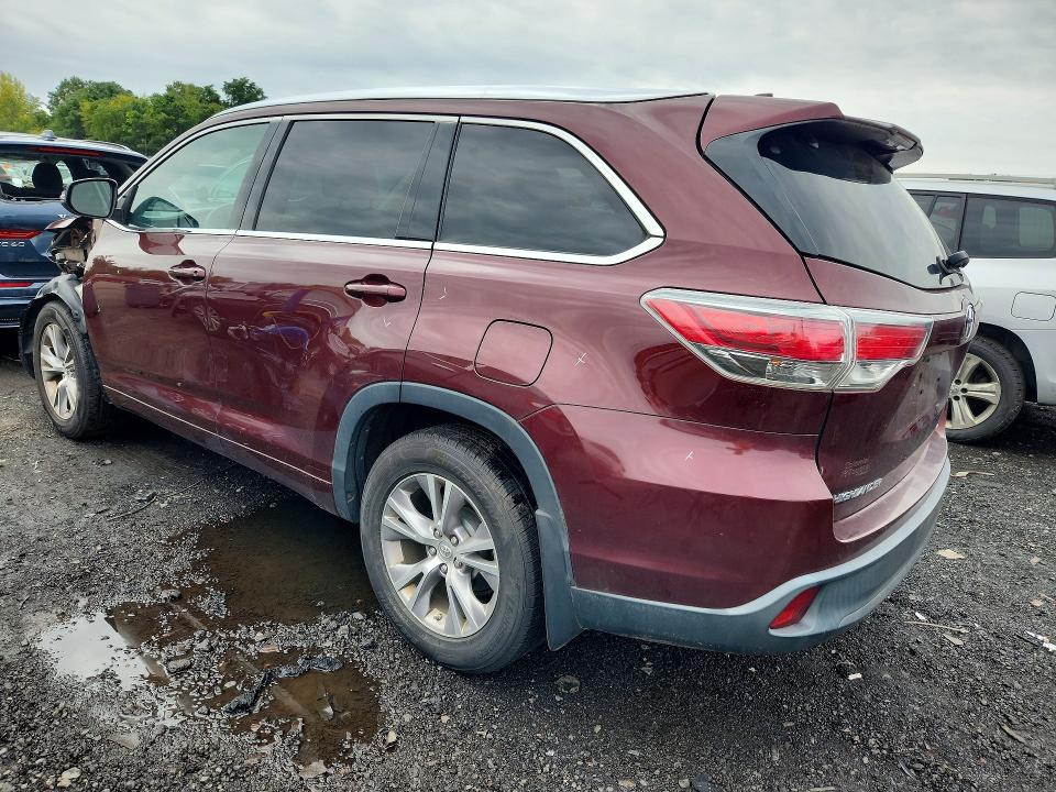 Photo 2 from auction – 2015 TOYOTA HIGHLANDER with VIN 5TDJKRFH3FS221484