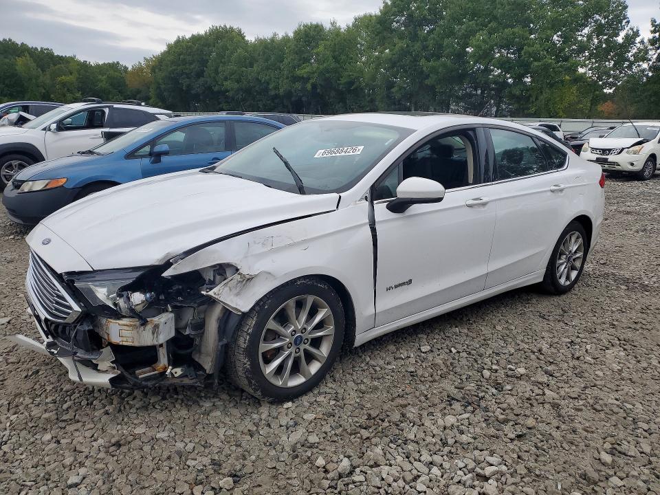 FORD FUSION 2017 with VIN 3FA6P0LU5HR286272 - Photo from auction